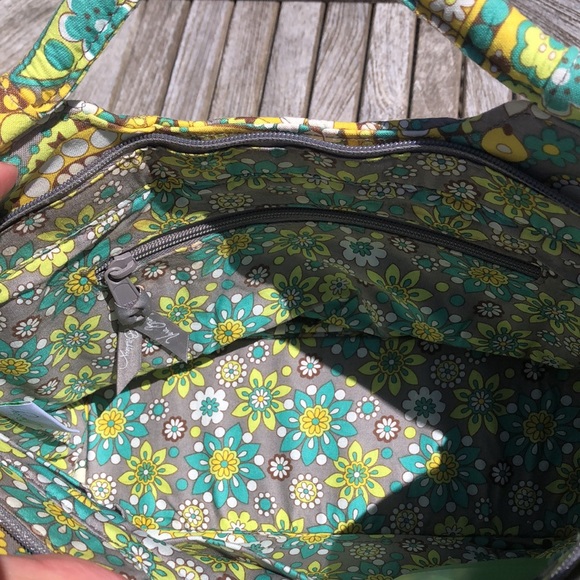 Vera Bradley bag Gabby and lemon parfait. - Picture 7 of 8